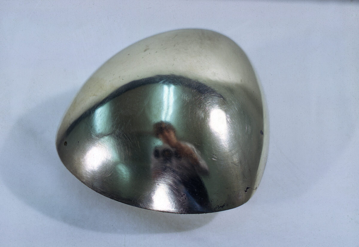 Chris Burden, Untitled, 1966. Bronze. 6 1/2 x 5 in. (16.5 x 12.7 cm). Collection of the artist. © Chris Burden. Photograph courtesy of the artist.
