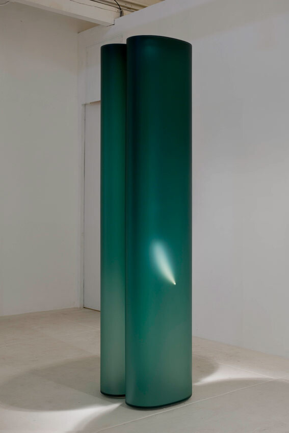 Helen Pashgian, Untitled, 2009. Formed dark green acrylic, with acrylic elements. 90½ x 17½ x 20 in.