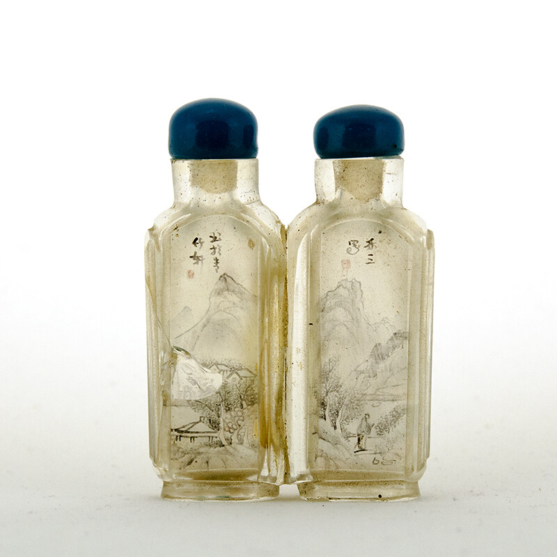 Snuff bottle, 1875-1908, glass 2 1/16 x 1 11/16 in. Pomona College Collection. Gift of Clinton N. Laird
