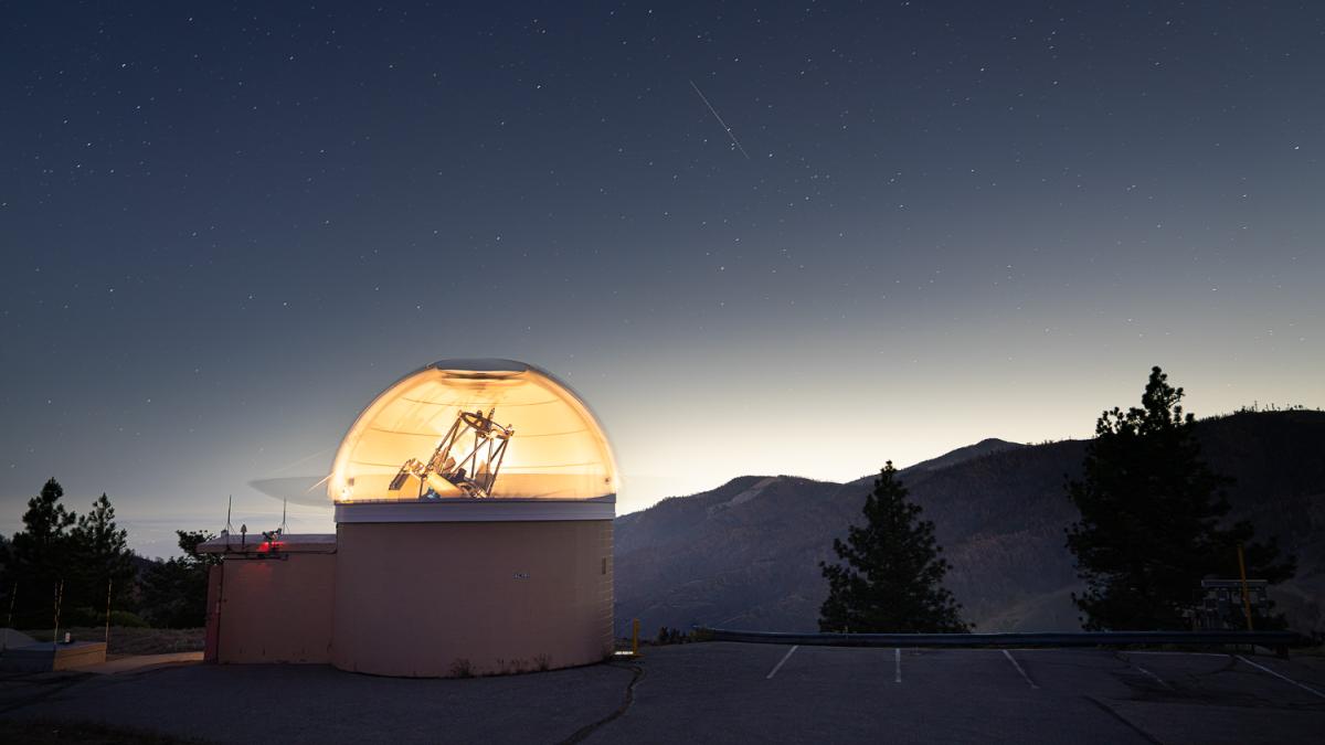 table mountain telescope at night