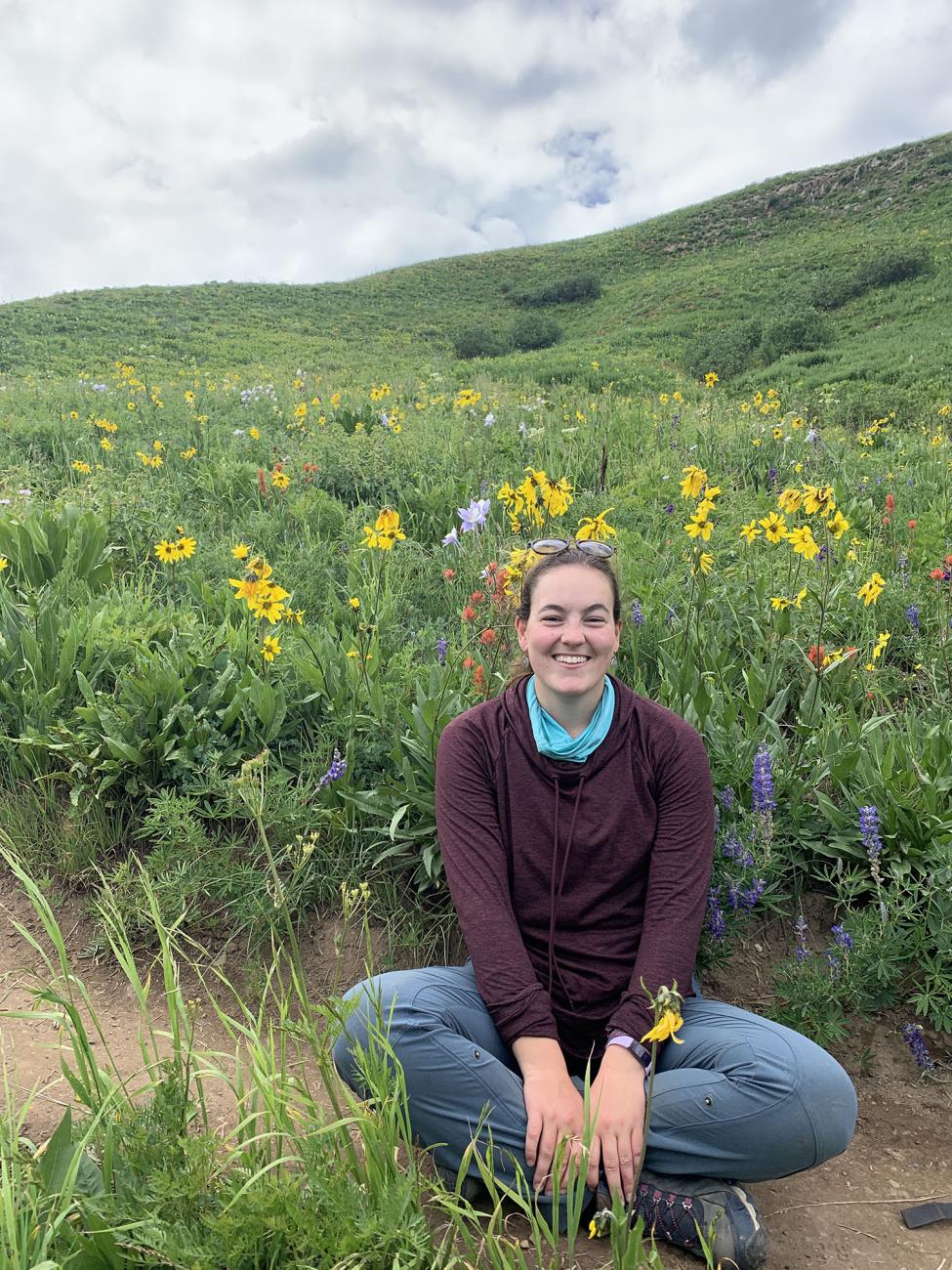 Sofia Dartnell ’22 outdoors