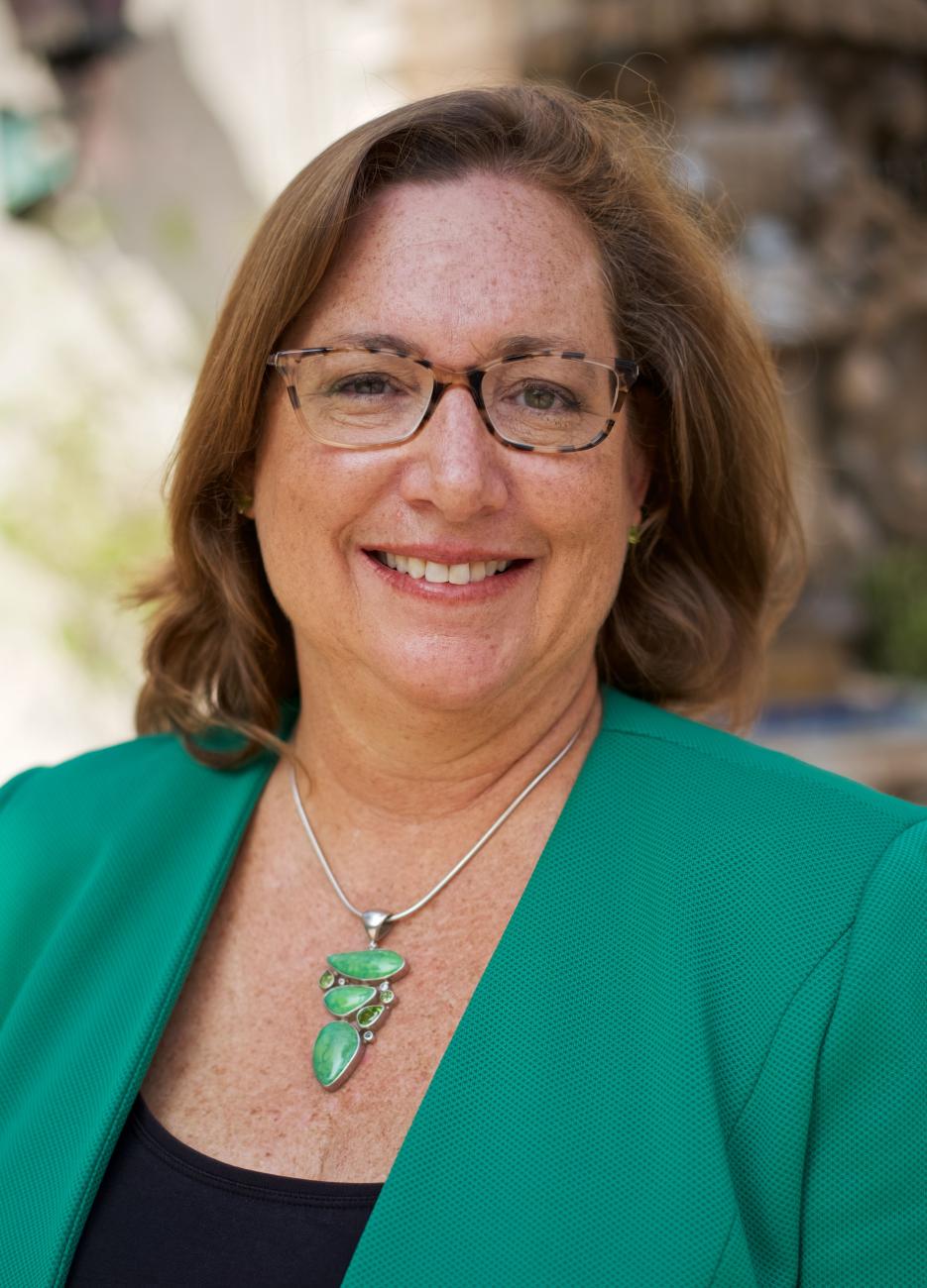 Julie Siebel ’84 
