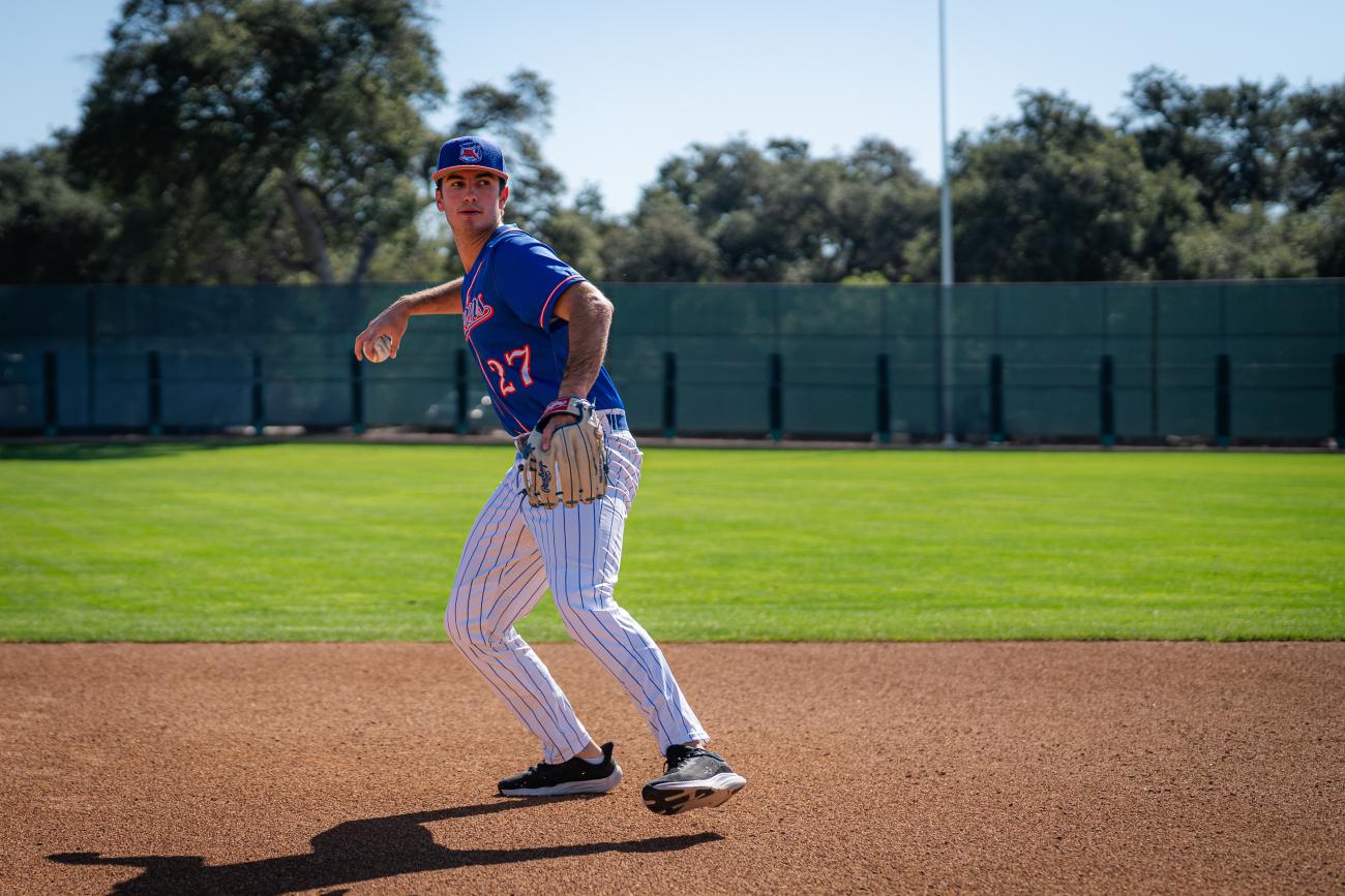 Greg Pierantoni throws a baseball