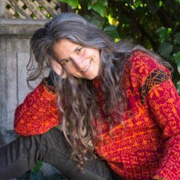 Lisa Anne Auerbach