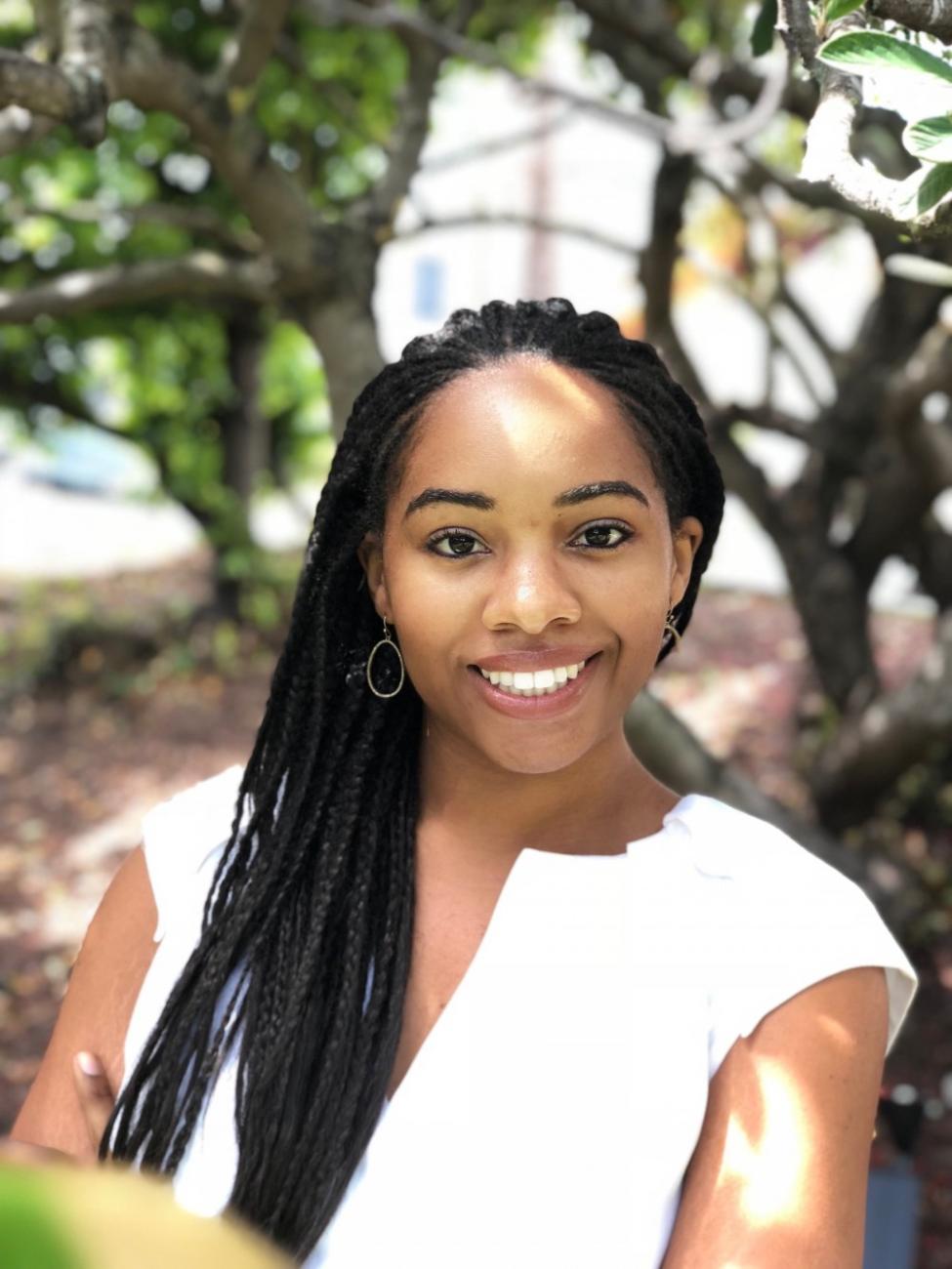 Candace Lee headshot